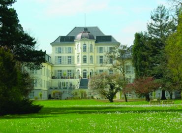 Botschaftsfuehrer-Villa Camphausen II